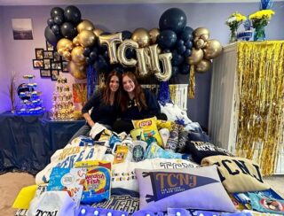 She’s headed to @tcnj_official let’s celebrate!!!! (Can it get any sweeter than this mom and daughter shot among all the merch)💙💛💙💛💙💛💙💛💙
These college bed parties are amazing!! (And where was this tradition when I went to school??!! I think I still have the one college sweatshirt I wore all the time😂). 
#bedparty #collegedecor #balloongarland #grabandgogarland #randolphnj #classof2023🎓